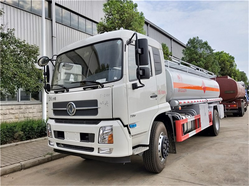 14.9方東風(fēng)天錦油罐車