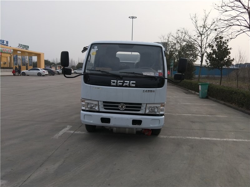 特價(jià)處理一輛解放8噸加油車(chē)--已上好戶
