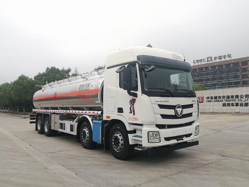 25.8方福田歐曼前四后八鋁合金運(yùn)油車(chē)