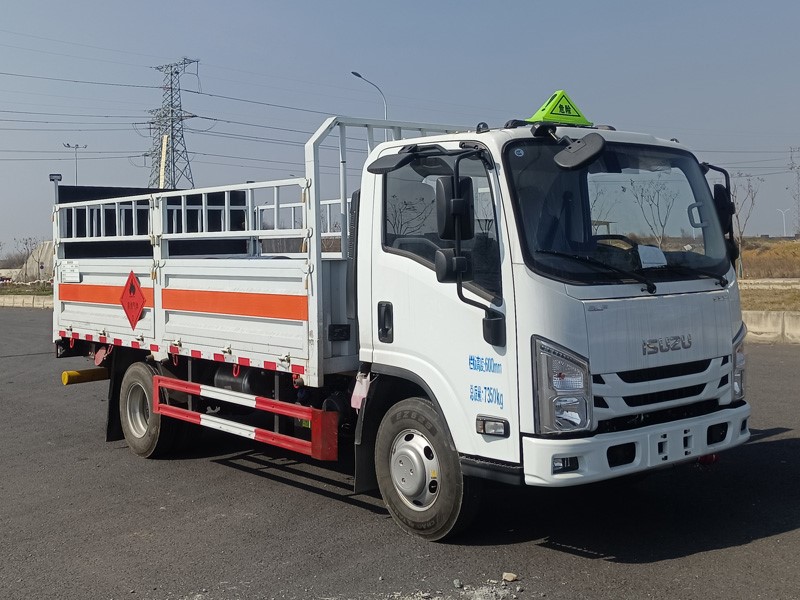 CSC5070TQPJW6型氣瓶運輸車