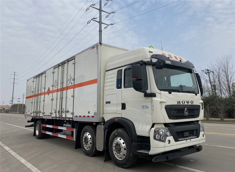 CSC5267XQYZ6型爆破器材運(yùn)輸車(chē)