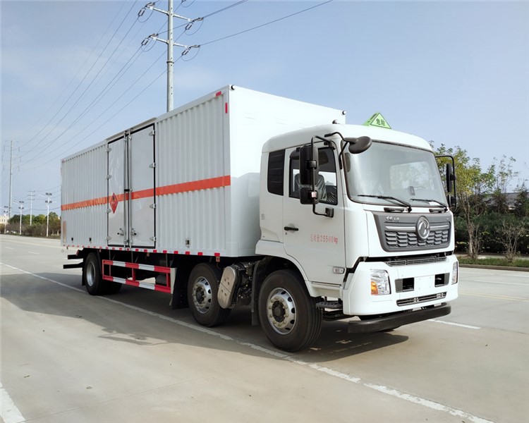 CSC5260XRYD6型易燃液體廂式運(yùn)輸車(chē)