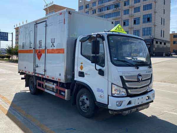 CSC5045XRYB6型易燃液體廂式運(yùn)輸車(chē)