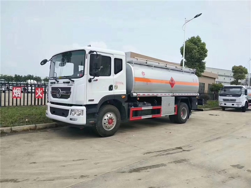 國(guó)五東風(fēng)天錦14.5方運(yùn)油車介紹