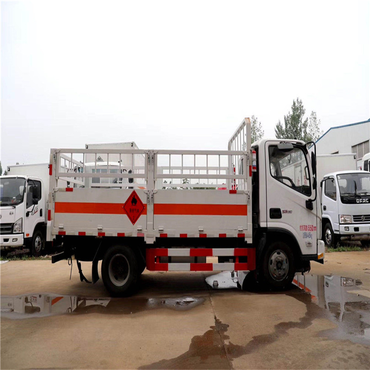國(guó)六福田歐馬可131馬力藍(lán)牌氣瓶運(yùn)輸車